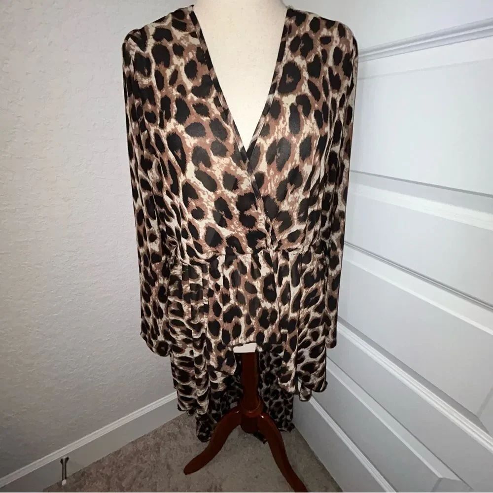 SHEIN Curve Animal Print Long Sleeve High Low Blouse Statement Top